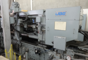 スクイズキャストマシン(型締め力250トン)