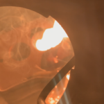 真空溶解炉による鋳造実験の様子