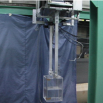 天井クレーンによる液体搬送