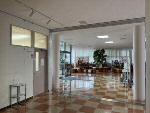 図2  技術相談室及び展示コーナーの様子